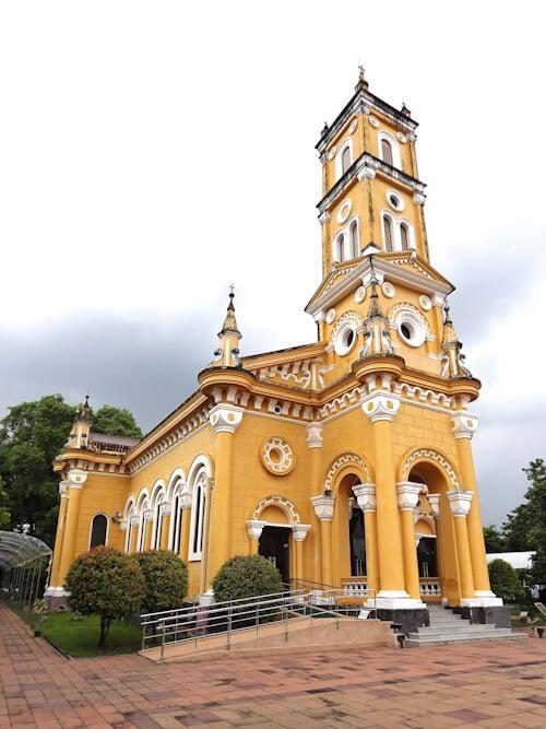 Rock Around Siam | Boutique Bespoke Travel Agency | Tailor-Made Private Journeys & Tours | Immersive Cultural Experiences